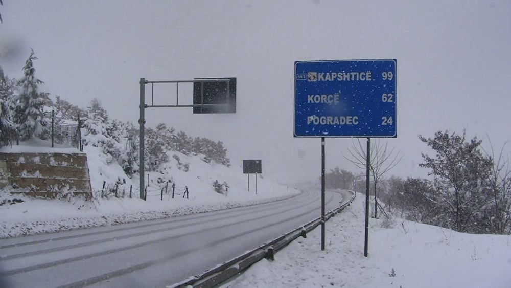 Ndalohet levizja e mjeteve te tonazhit te rende ne Qafe-Thane dhe Kapshtice